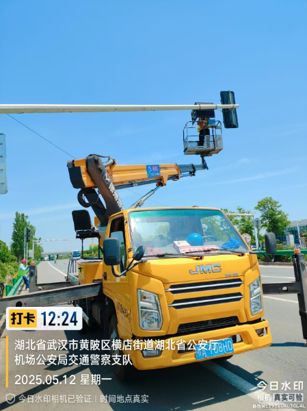 东西湖18米载人高空作业车出租，性价比高